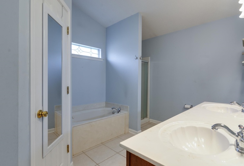 1464 FARMYARD CV, Unincorporated, Tennessee 38016, 3 Bedroom Bedrooms, 5 Room Rooms,2 BathroomBathrooms,Residential,For Sale,FARMYARD,0,10229292