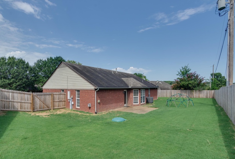 1464 FARMYARD CV, Unincorporated, Tennessee 38016, 3 Bedroom Bedrooms, 5 Room Rooms,2 BathroomBathrooms,Residential,For Sale,FARMYARD,0,10229292