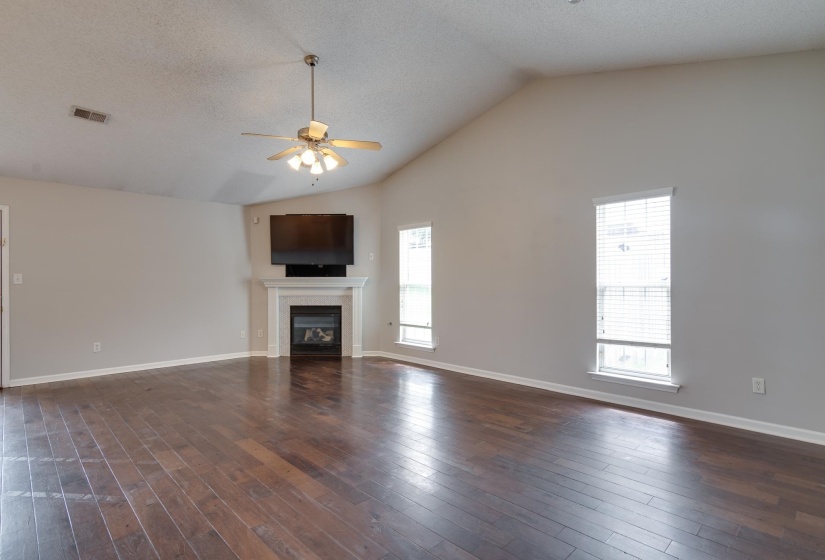 1464 FARMYARD CV, Unincorporated, Tennessee 38016, 3 Bedroom Bedrooms, 5 Room Rooms,2 BathroomBathrooms,Residential,For Sale,FARMYARD,0,10229292
