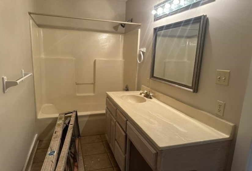 10440 STATE ROUTE 100 HWY, Henderson, Tennessee 38340-8408, 4 Bedroom Bedrooms, 7 Room Rooms,2.1 BathroomBathrooms,Residential,For Sale,STATE ROUTE 100,0,10229294