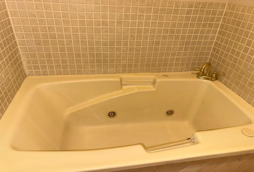 10440 STATE ROUTE 100 HWY, Henderson, Tennessee 38340-8408, 4 Bedroom Bedrooms, 7 Room Rooms,2.1 BathroomBathrooms,Residential,For Sale,STATE ROUTE 100,0,10229294