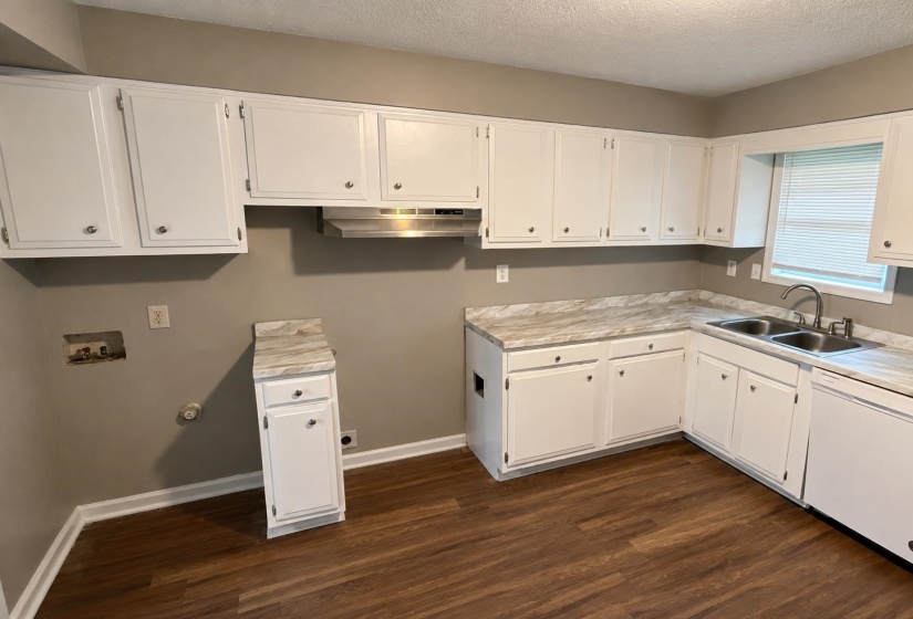 1902 MERRIMAC CV, Southaven, Mississippi 38671-5124, 3 Bedroom Bedrooms, 5 Room Rooms,1.1 BathroomBathrooms,Residential,For Sale,MERRIMAC,0,10229295