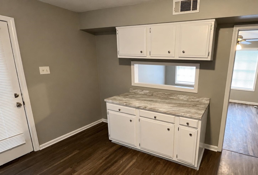 1902 MERRIMAC CV, Southaven, Mississippi 38671-5124, 3 Bedroom Bedrooms, 5 Room Rooms,1.1 BathroomBathrooms,Residential,For Sale,MERRIMAC,0,10229295
