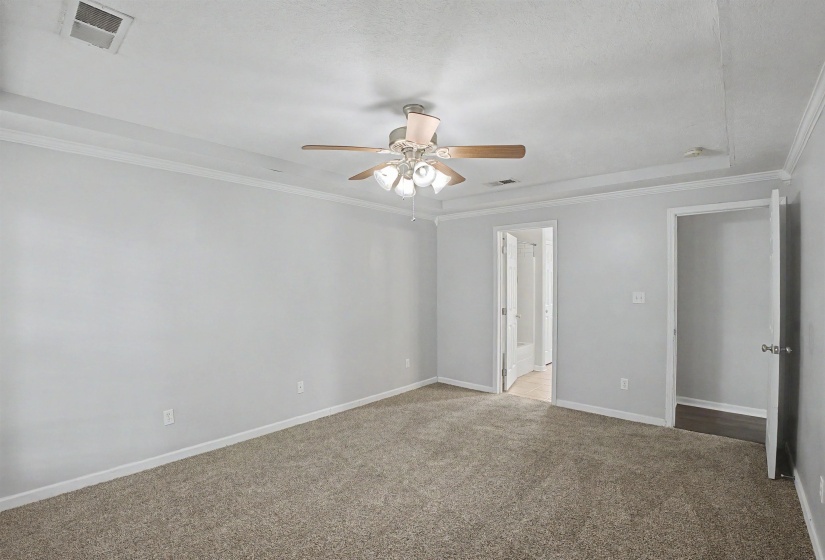9 BROADLEAF CV, Jackson, Tennessee 38305, 3 Bedroom Bedrooms, 9 Room Rooms,2 BathroomBathrooms,Residential,For Sale,BROADLEAF,0,10229296