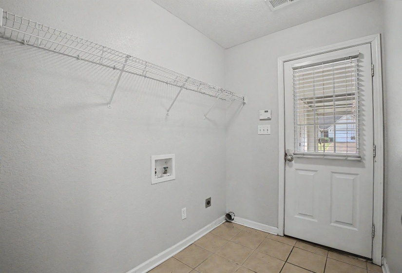 9 BROADLEAF CV, Jackson, Tennessee 38305, 3 Bedroom Bedrooms, 9 Room Rooms,2 BathroomBathrooms,Residential,For Sale,BROADLEAF,0,10229296