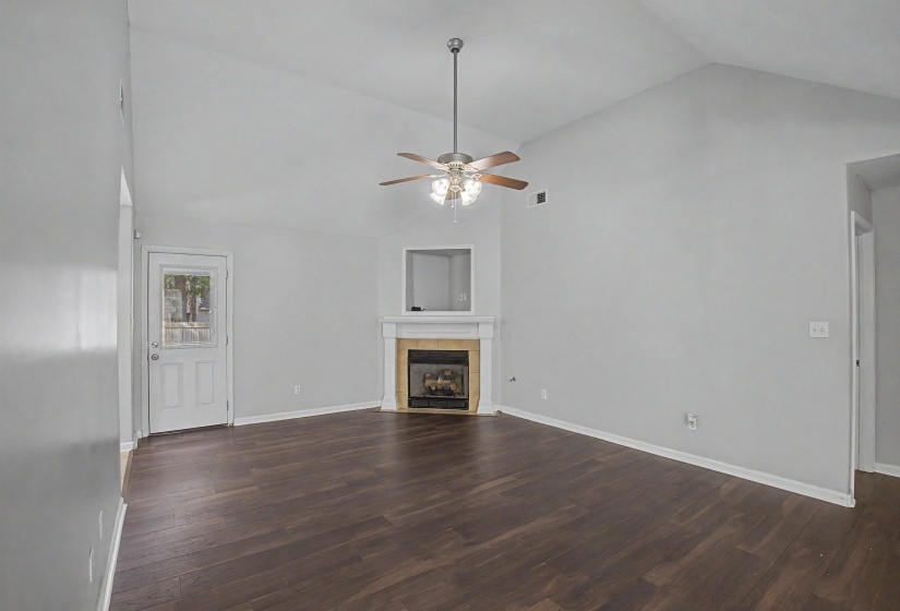 9 BROADLEAF CV, Jackson, Tennessee 38305, 3 Bedroom Bedrooms, 9 Room Rooms,2 BathroomBathrooms,Residential,For Sale,BROADLEAF,0,10229296