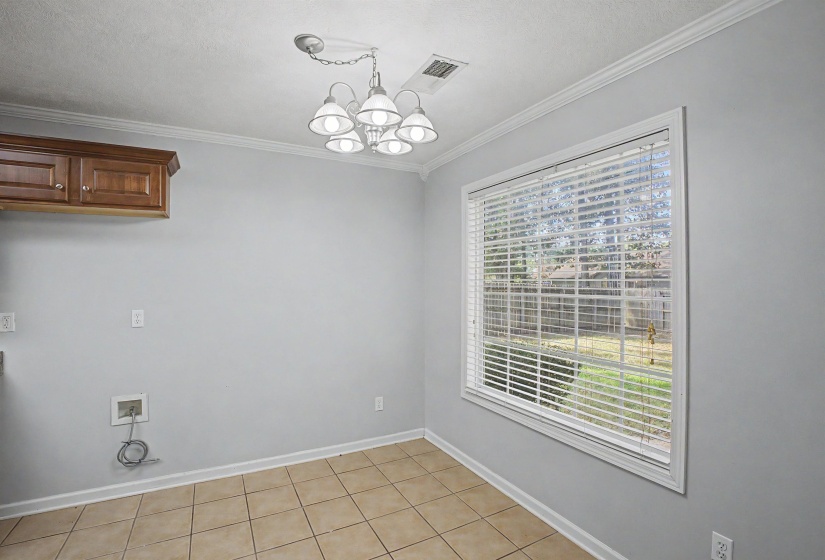 9 BROADLEAF CV, Jackson, Tennessee 38305, 3 Bedroom Bedrooms, 9 Room Rooms,2 BathroomBathrooms,Residential,For Sale,BROADLEAF,0,10229296