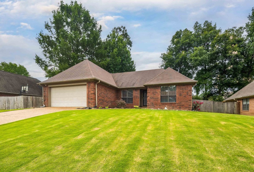 7685 SHADOW HILLS DR, Bartlett, Tennessee 38002, 3 Bedroom Bedrooms, 3 Room Rooms,2 BathroomBathrooms,Residential,For Sale,SHADOW HILLS,0,10229297