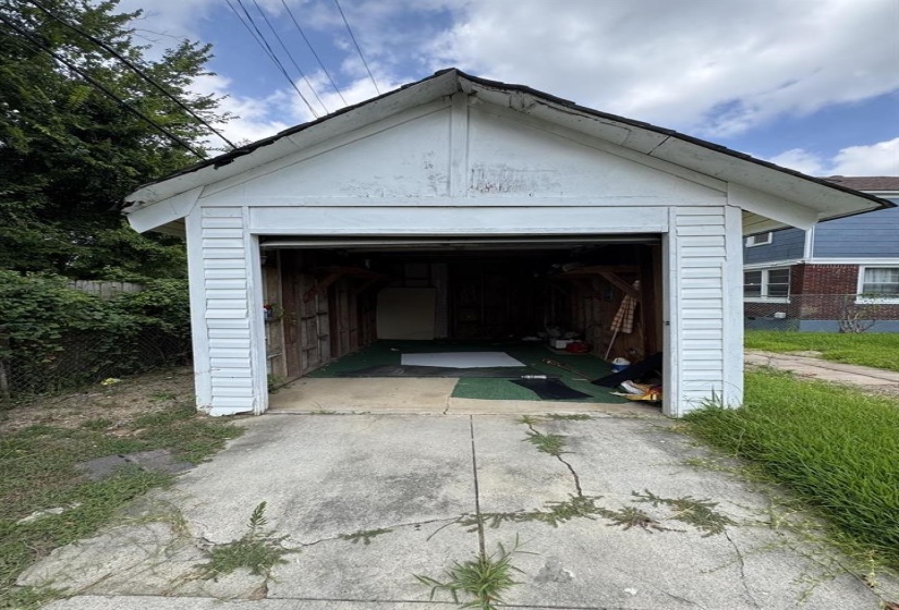 865 BELVEDERE BLVD, Memphis, Tennessee 38107, 4 Bedroom Bedrooms, 8 Room Rooms,1.1 BathroomBathrooms,Residential,For Sale,BELVEDERE,0,10229298
