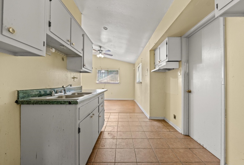 933 WESTERN PARK DR, Memphis, Tennessee 38109, 3 Bedroom Bedrooms, 6 Room Rooms,1 BathroomBathrooms,Residential,For Sale,WESTERN PARK,0,10229299