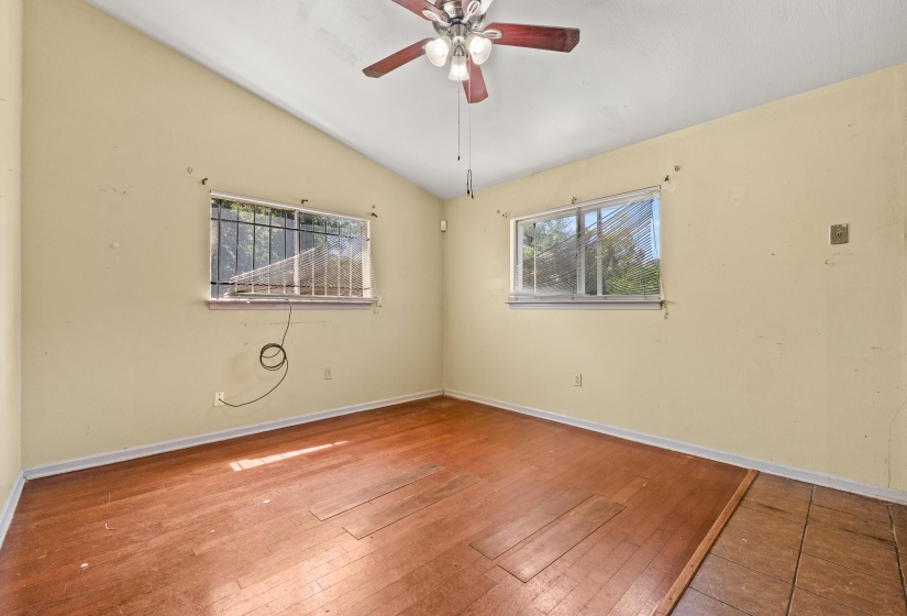 933 WESTERN PARK DR, Memphis, Tennessee 38109, 3 Bedroom Bedrooms, 6 Room Rooms,1 BathroomBathrooms,Residential,For Sale,WESTERN PARK,0,10229299