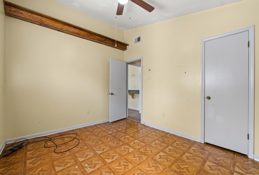 933 WESTERN PARK DR, Memphis, Tennessee 38109, 3 Bedroom Bedrooms, 6 Room Rooms,1 BathroomBathrooms,Residential,For Sale,WESTERN PARK,0,10229299