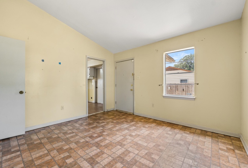 933 WESTERN PARK DR, Memphis, Tennessee 38109, 3 Bedroom Bedrooms, 6 Room Rooms,1 BathroomBathrooms,Residential,For Sale,WESTERN PARK,0,10229299