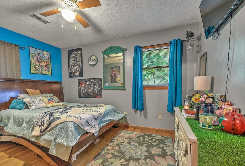 1837 MOUNTAIN VIEW AVE, Other, Tennessee 37664, 4 Bedroom Bedrooms, 8 Room Rooms,2.1 BathroomBathrooms,Residential,For Sale,MOUNTAIN VIEW,0,10229302