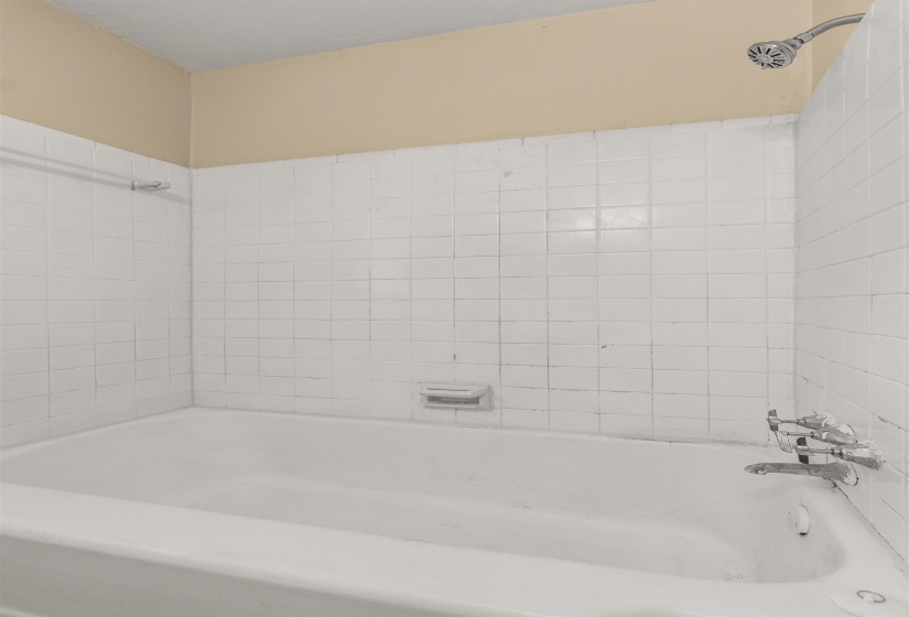 1285 MERRYCREST DR, Memphis, Tennessee 38111, 3 Bedroom Bedrooms, 6 Room Rooms,2 BathroomBathrooms,Residential,For Sale,MERRYCREST,0,10229303