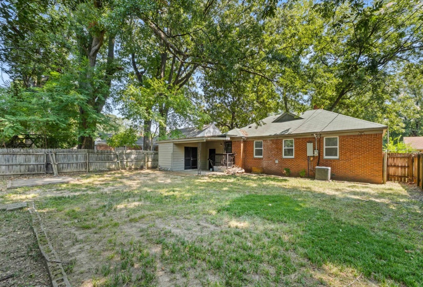 1285 MERRYCREST DR, Memphis, Tennessee 38111, 3 Bedroom Bedrooms, 6 Room Rooms,2 BathroomBathrooms,Residential,For Sale,MERRYCREST,0,10229303