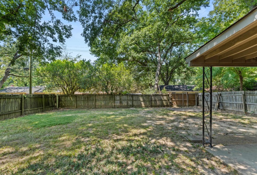 1285 MERRYCREST DR, Memphis, Tennessee 38111, 3 Bedroom Bedrooms, 6 Room Rooms,2 BathroomBathrooms,Residential,For Sale,MERRYCREST,0,10229303