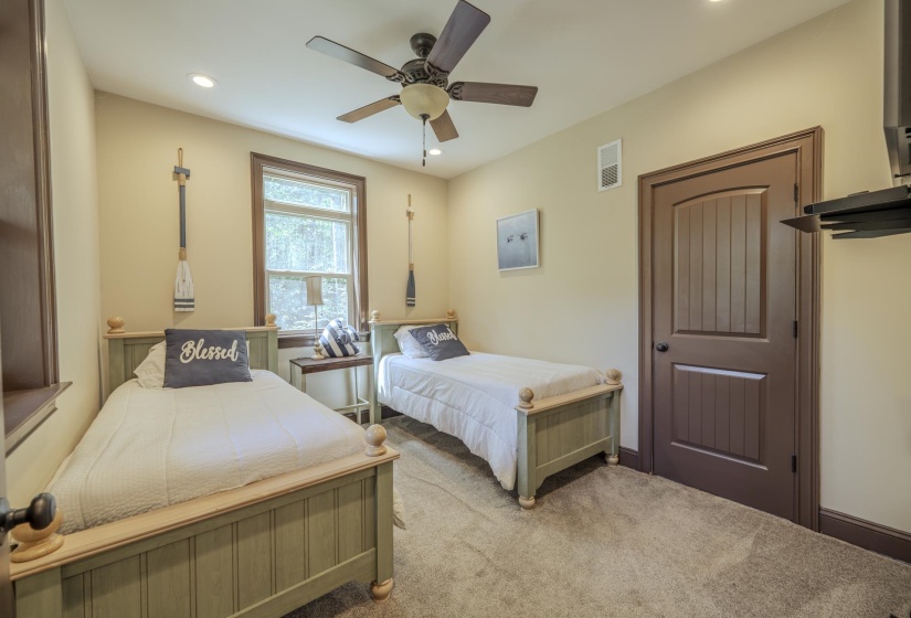135 INDIGO PT, Savannah, Tennessee 38372, 6 Bedroom Bedrooms, 10 Room Rooms,3 BathroomBathrooms,Residential,For Sale,INDIGO,0,10229308
