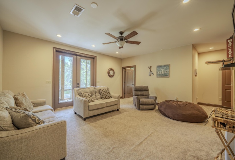 135 INDIGO PT, Savannah, Tennessee 38372, 6 Bedroom Bedrooms, 10 Room Rooms,3 BathroomBathrooms,Residential,For Sale,INDIGO,0,10229308