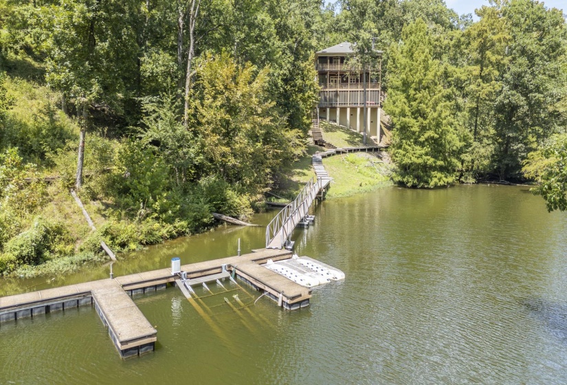 135 INDIGO PT, Savannah, Tennessee 38372, 6 Bedroom Bedrooms, 10 Room Rooms,3 BathroomBathrooms,Residential,For Sale,INDIGO,0,10229308