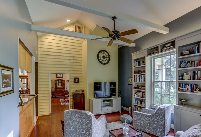 127 GHOLSON AVE, Holly Springs, Mississippi 38635, 4 Bedroom Bedrooms, 11 Room Rooms,2.1 BathroomBathrooms,Residential,For Sale,GHOLSON,0,10229322
