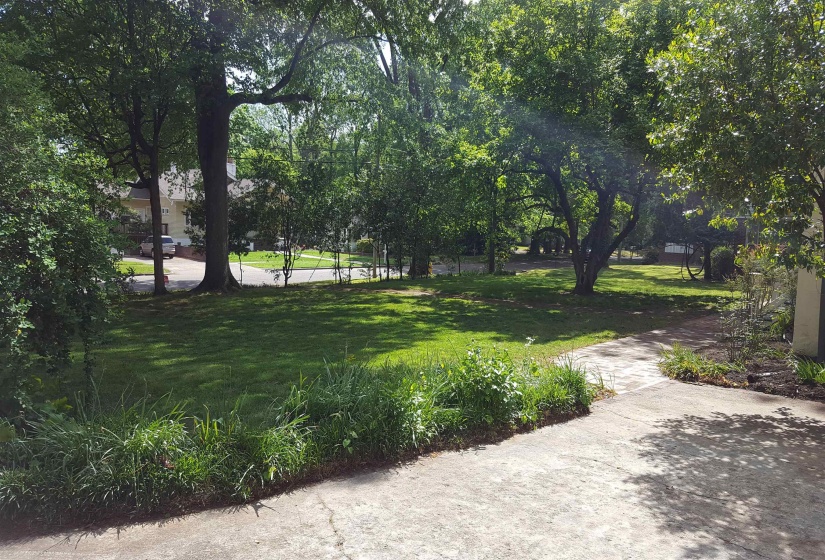 127 GHOLSON AVE, Holly Springs, Mississippi 38635, 4 Bedroom Bedrooms, 11 Room Rooms,2.1 BathroomBathrooms,Residential,For Sale,GHOLSON,0,10229322