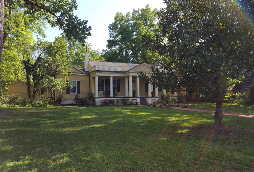 127 GHOLSON AVE, Holly Springs, Mississippi 38635, 4 Bedroom Bedrooms, 11 Room Rooms,2.1 BathroomBathrooms,Residential,For Sale,GHOLSON,0,10229322
