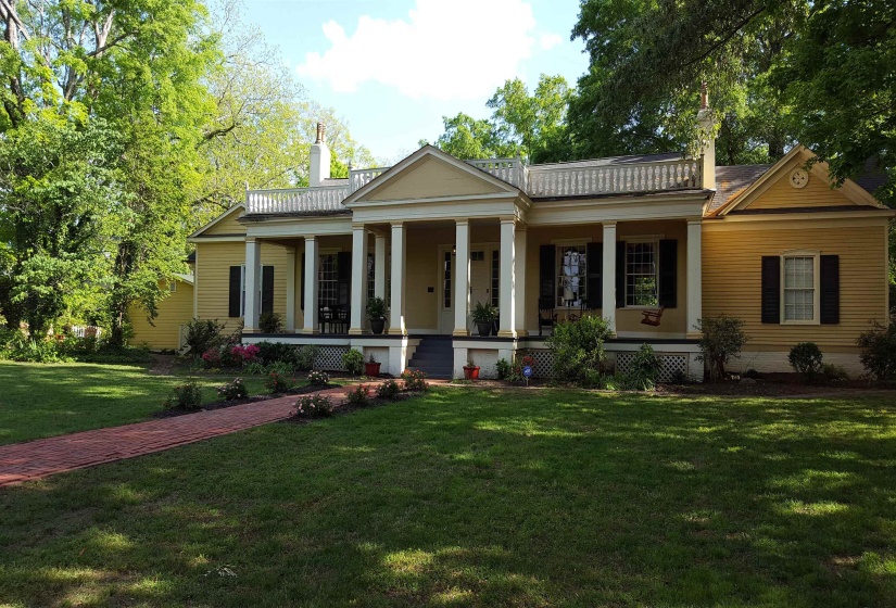 127 GHOLSON AVE, Holly Springs, Mississippi 38635, 4 Bedroom Bedrooms, 11 Room Rooms,2.1 BathroomBathrooms,Residential,For Sale,GHOLSON,0,10229322