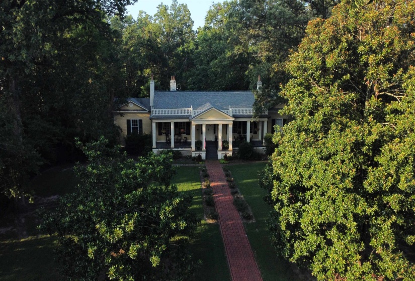 127 GHOLSON AVE, Holly Springs, Mississippi 38635, 4 Bedroom Bedrooms, 11 Room Rooms,2.1 BathroomBathrooms,Residential,For Sale,GHOLSON,0,10229322