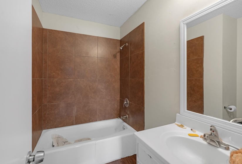 6128 RAINTREE DR, Memphis, Tennessee 38115, 3 Bedroom Bedrooms, 7 Room Rooms,2 BathroomBathrooms,Residential,For Sale,RAINTREE,0,10218265
