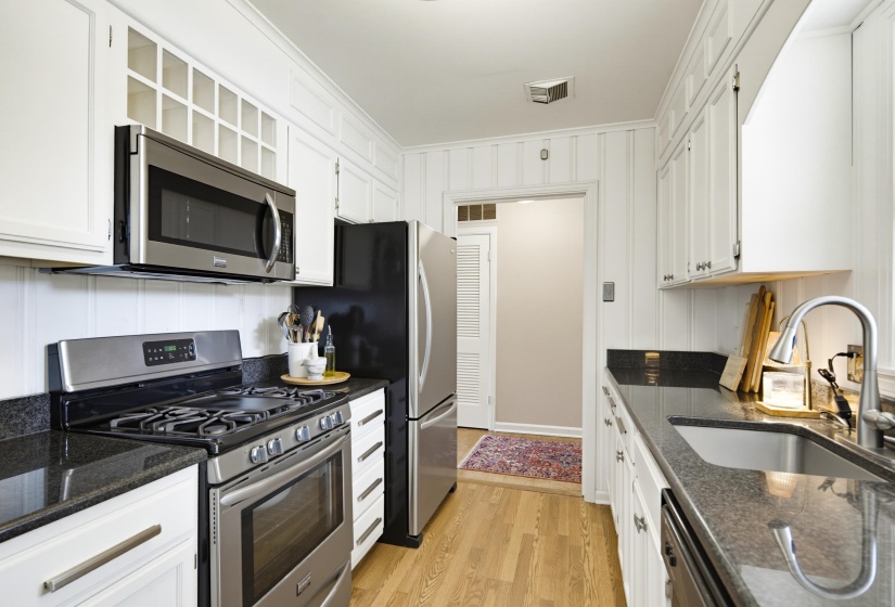 5104 NORMANDY AVE, Memphis, Tennessee 38117, 3 Bedroom Bedrooms, 7 Room Rooms,2 BathroomBathrooms,Residential,For Sale,NORMANDY,0,10229342