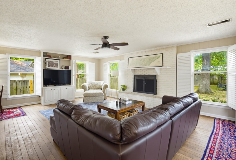 5104 NORMANDY AVE, Memphis, Tennessee 38117, 3 Bedroom Bedrooms, 7 Room Rooms,2 BathroomBathrooms,Residential,For Sale,NORMANDY,0,10229342