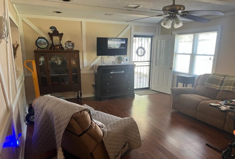 6266 LEDGEWOOD LN, Bartlett, Tennessee 38135, 3 Bedroom Bedrooms, 8 Room Rooms,2 BathroomBathrooms,Residential,For Sale,LEDGEWOOD,0,10229344