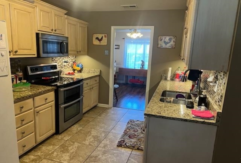 6266 LEDGEWOOD LN, Bartlett, Tennessee 38135, 3 Bedroom Bedrooms, 8 Room Rooms,2 BathroomBathrooms,Residential,For Sale,LEDGEWOOD,0,10229344
