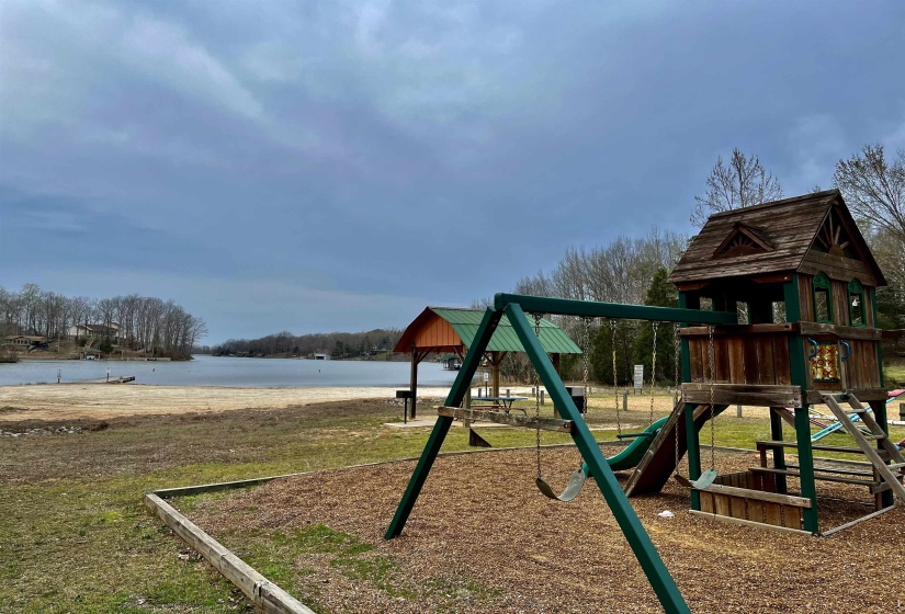 200 FAIRWAY DR, Saulsbury, Tennessee 38067, 3 Bedroom Bedrooms, 7 Room Rooms,2.1 BathroomBathrooms,Residential,For Sale,FAIRWAY,0,10229347