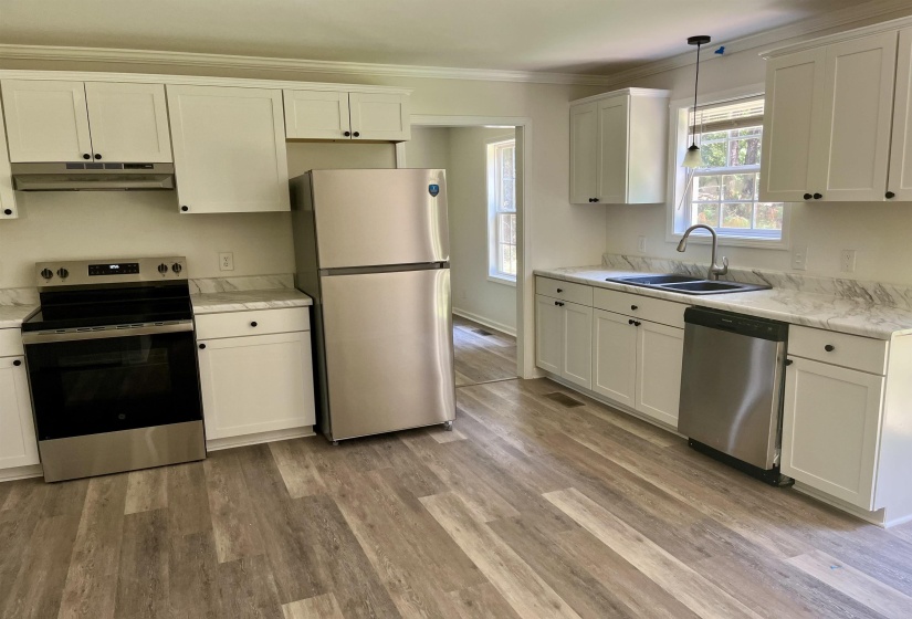 200 FAIRWAY DR, Saulsbury, Tennessee 38067, 3 Bedroom Bedrooms, 7 Room Rooms,2.1 BathroomBathrooms,Residential,For Sale,FAIRWAY,0,10229347