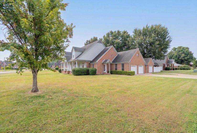 4715 OAK HARBOUR TRCE, Millington, Tennessee 38053, 6 Bedroom Bedrooms, 11 Room Rooms,4.1 BathroomBathrooms,Residential,For Sale,OAK HARBOUR,0,10229348