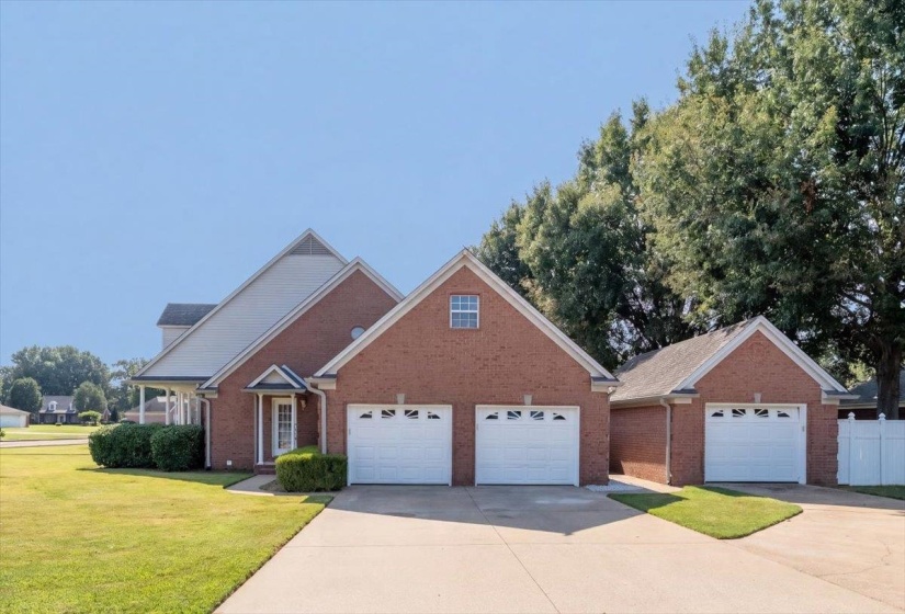 4715 OAK HARBOUR TRCE, Millington, Tennessee 38053, 6 Bedroom Bedrooms, 11 Room Rooms,4.1 BathroomBathrooms,Residential,For Sale,OAK HARBOUR,0,10229348