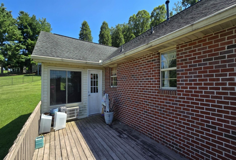 296 BATTLEFIELD DR, Dandridge, Tennessee 37725, 3 Bedroom Bedrooms, 7 Room Rooms,2 BathroomBathrooms,Residential,For Sale,BATTLEFIELD,0,10229351