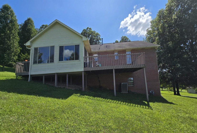 296 BATTLEFIELD DR, Dandridge, Tennessee 37725, 3 Bedroom Bedrooms, 7 Room Rooms,2 BathroomBathrooms,Residential,For Sale,BATTLEFIELD,0,10229351