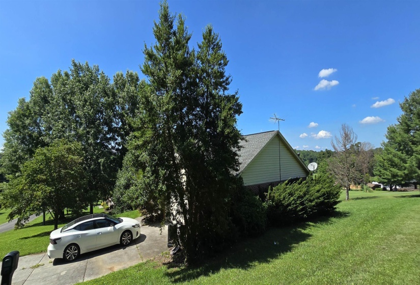 296 BATTLEFIELD DR, Dandridge, Tennessee 37725, 3 Bedroom Bedrooms, 7 Room Rooms,2 BathroomBathrooms,Residential,For Sale,BATTLEFIELD,0,10229351