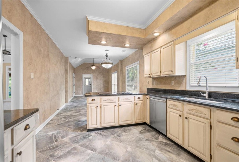 2506 EAGLERIDGE LN, Memphis, Tennessee 38016, 3 Bedroom Bedrooms, 7 Room Rooms,2.1 BathroomBathrooms,Residential,For Sale,EAGLERIDGE,0,10229352