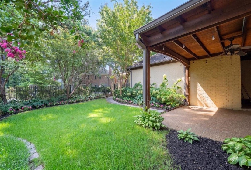 2506 EAGLERIDGE LN, Memphis, Tennessee 38016, 3 Bedroom Bedrooms, 7 Room Rooms,2.1 BathroomBathrooms,Residential,For Sale,EAGLERIDGE,0,10229352