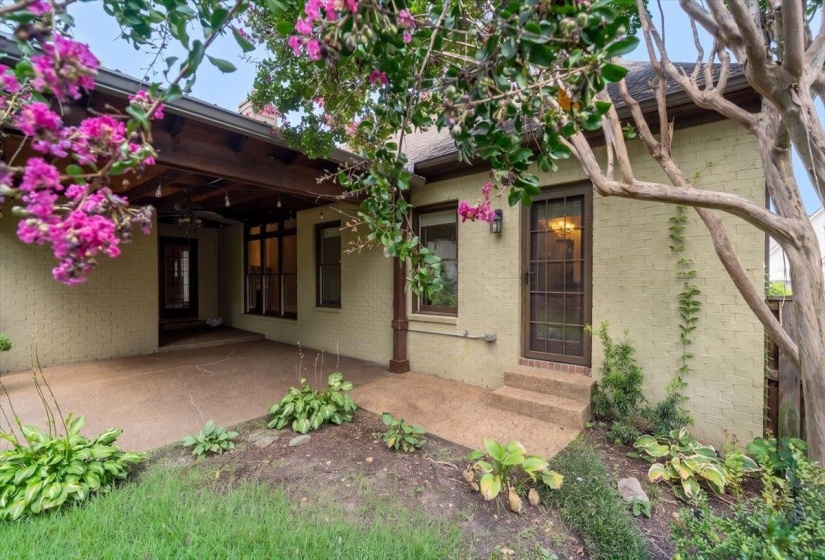 2506 EAGLERIDGE LN, Memphis, Tennessee 38016, 3 Bedroom Bedrooms, 7 Room Rooms,2.1 BathroomBathrooms,Residential,For Sale,EAGLERIDGE,0,10229352