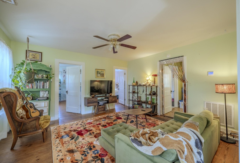 340 OAK ST, Savannah, Tennessee 38372, 2 Bedroom Bedrooms, 7 Room Rooms,1 BathroomBathrooms,Residential,For Sale,OAK,0,10229354
