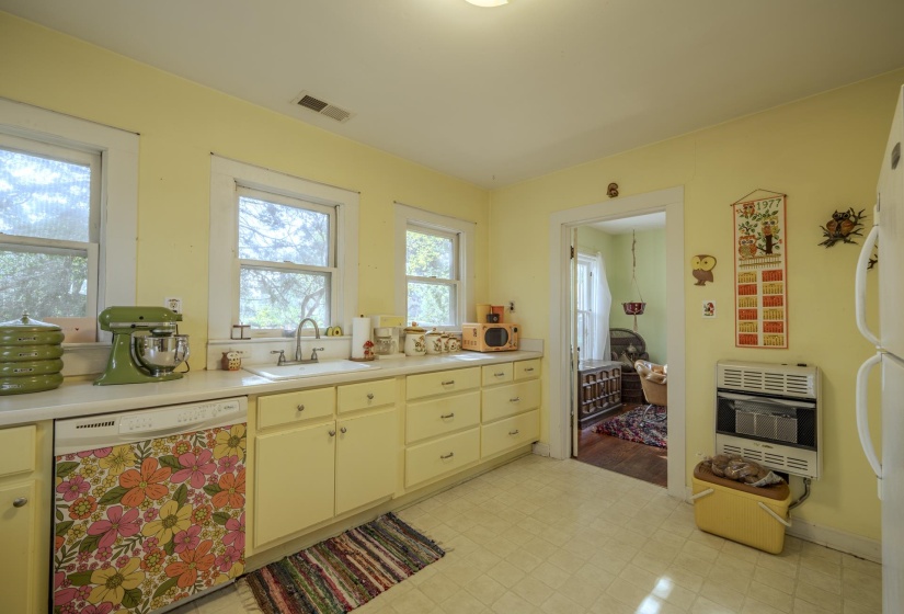 340 OAK ST, Savannah, Tennessee 38372, 2 Bedroom Bedrooms, 7 Room Rooms,1 BathroomBathrooms,Residential,For Sale,OAK,0,10229354