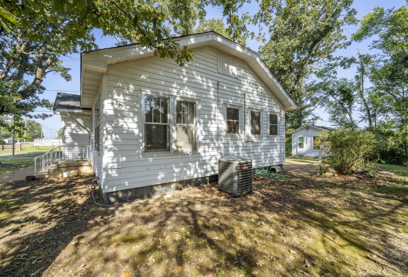 340 OAK ST, Savannah, Tennessee 38372, 2 Bedroom Bedrooms, 7 Room Rooms,1 BathroomBathrooms,Residential,For Sale,OAK,0,10229354