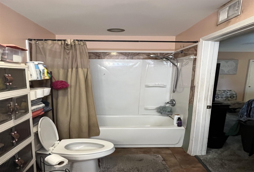 5383 PATRICK HENRY DR, Memphis, Tennessee 38134, 3 Bedroom Bedrooms, 8 Room Rooms,2 BathroomBathrooms,Residential,For Sale,PATRICK HENRY,0,10229355