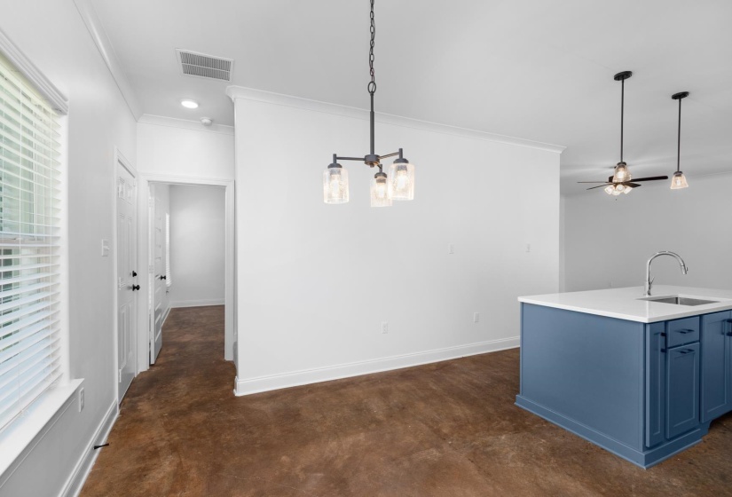 1534 DELMONT RD, Memphis, Tennessee 38117, 4 Bedroom Bedrooms, 6 Room Rooms,2.1 BathroomBathrooms,Residential,For Sale,DELMONT,0,10229324
