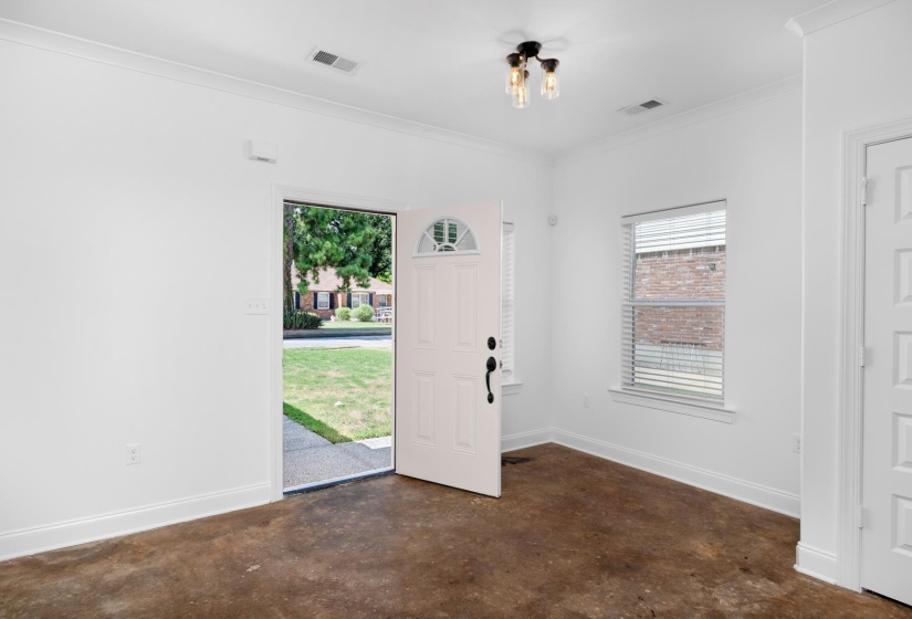 1534 DELMONT RD, Memphis, Tennessee 38117, 4 Bedroom Bedrooms, 6 Room Rooms,2.1 BathroomBathrooms,Residential,For Sale,DELMONT,0,10229324